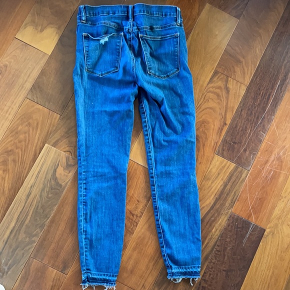 Gap Skinny Jeans - Ankle Length. Size 27R - Picture 4 of 4